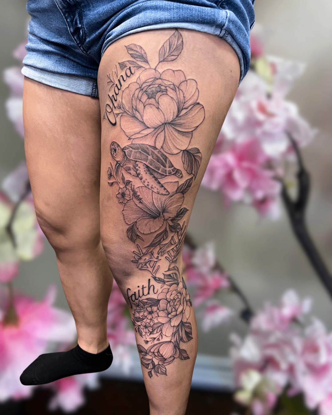 Ohana faith floral leg sleeve with sea turtle