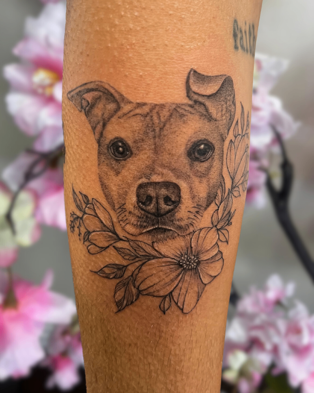 Pet portrait with fine line floral frame