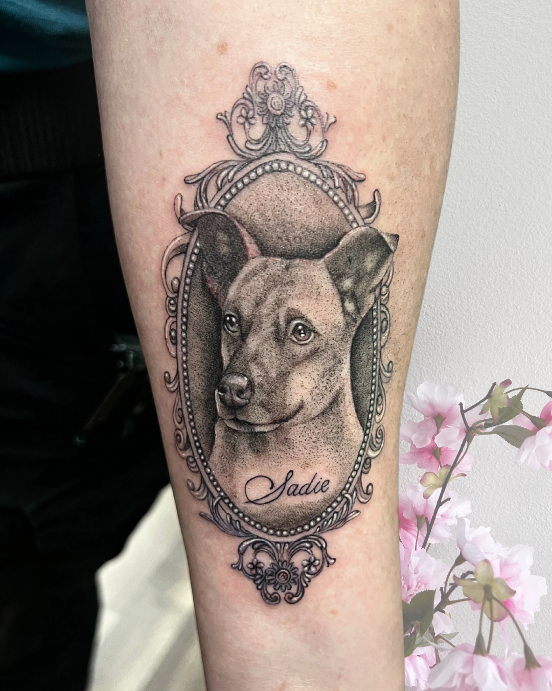 Dog 'Sadie' pet portrait in ornamental oval frame